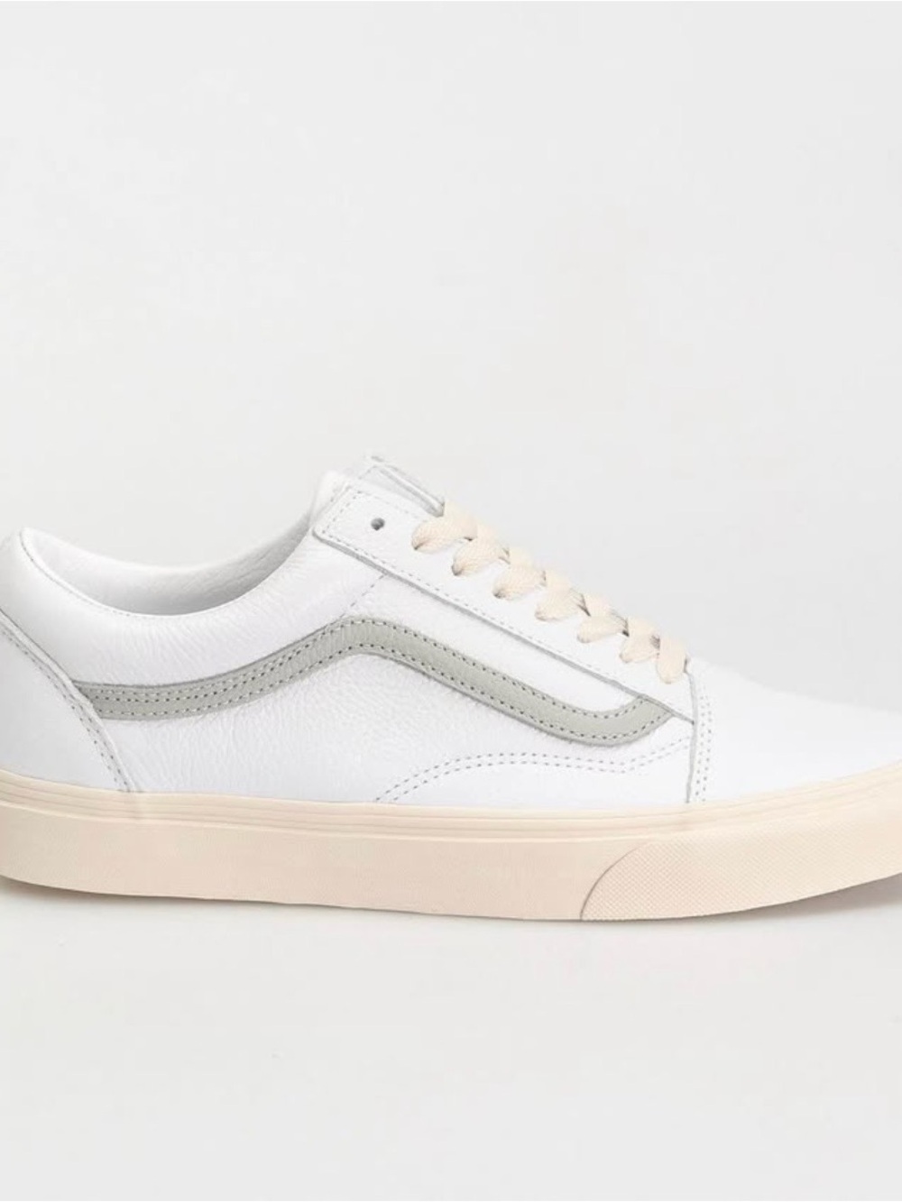 NWOT Vans Old Skool leather sneakers